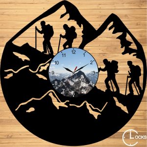Ceas de perete din lemn negru Excursie pe munte Clocks Design
